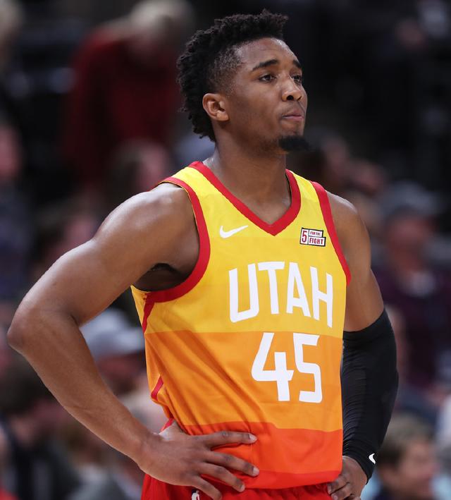 显得格外亮 显得格外亮