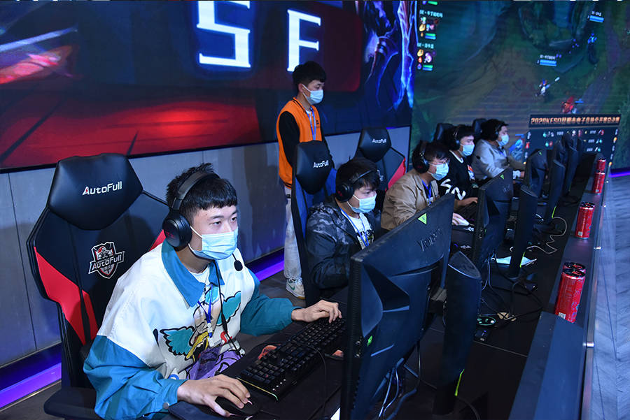 间保持了极 间保持了极