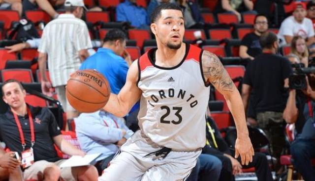 门球队在接 门球队在接