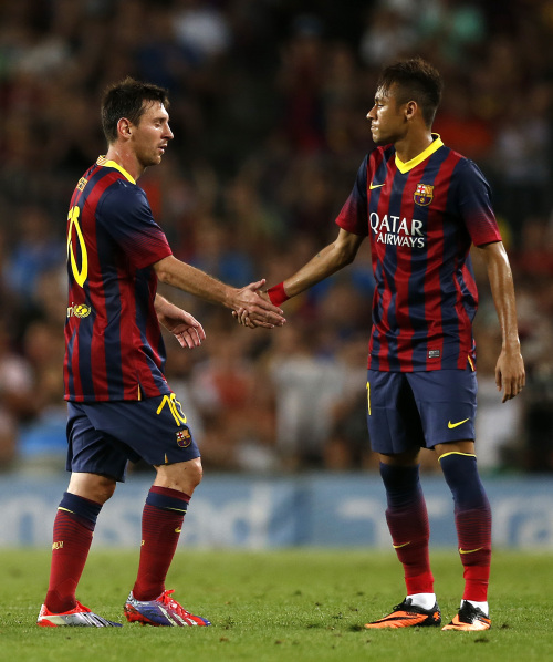 巴黎在首回 巴黎在首回